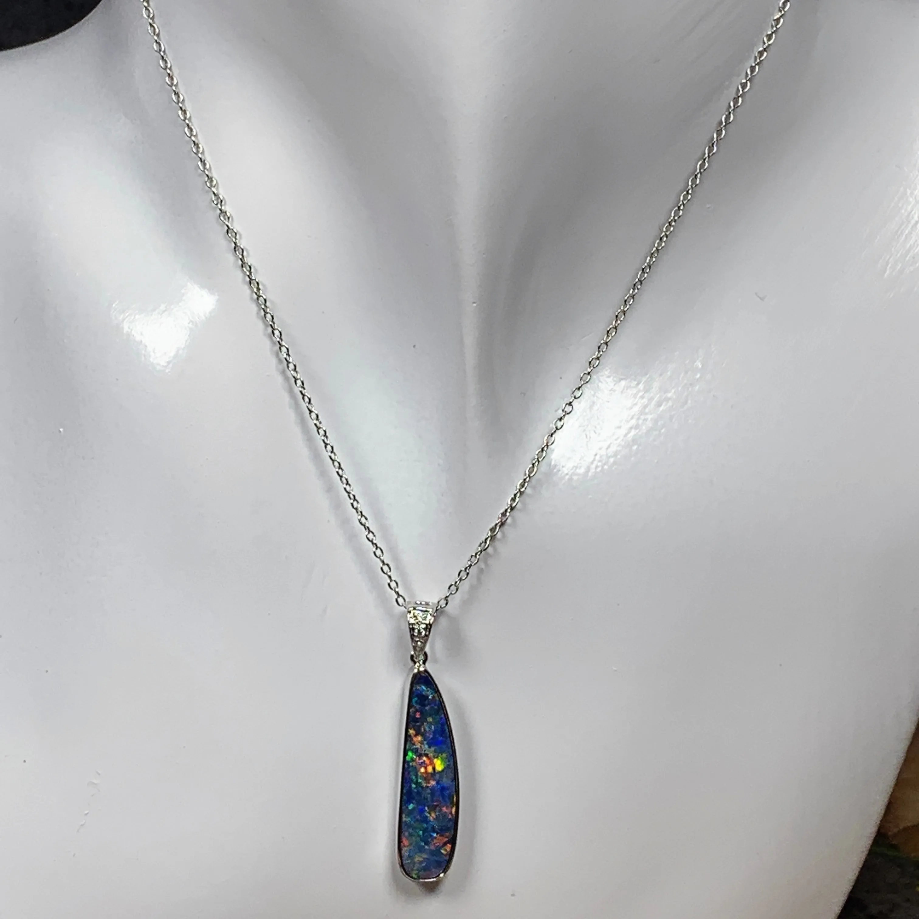 14kt White Gold Opal 24.6x6.7mm Diamond pendant