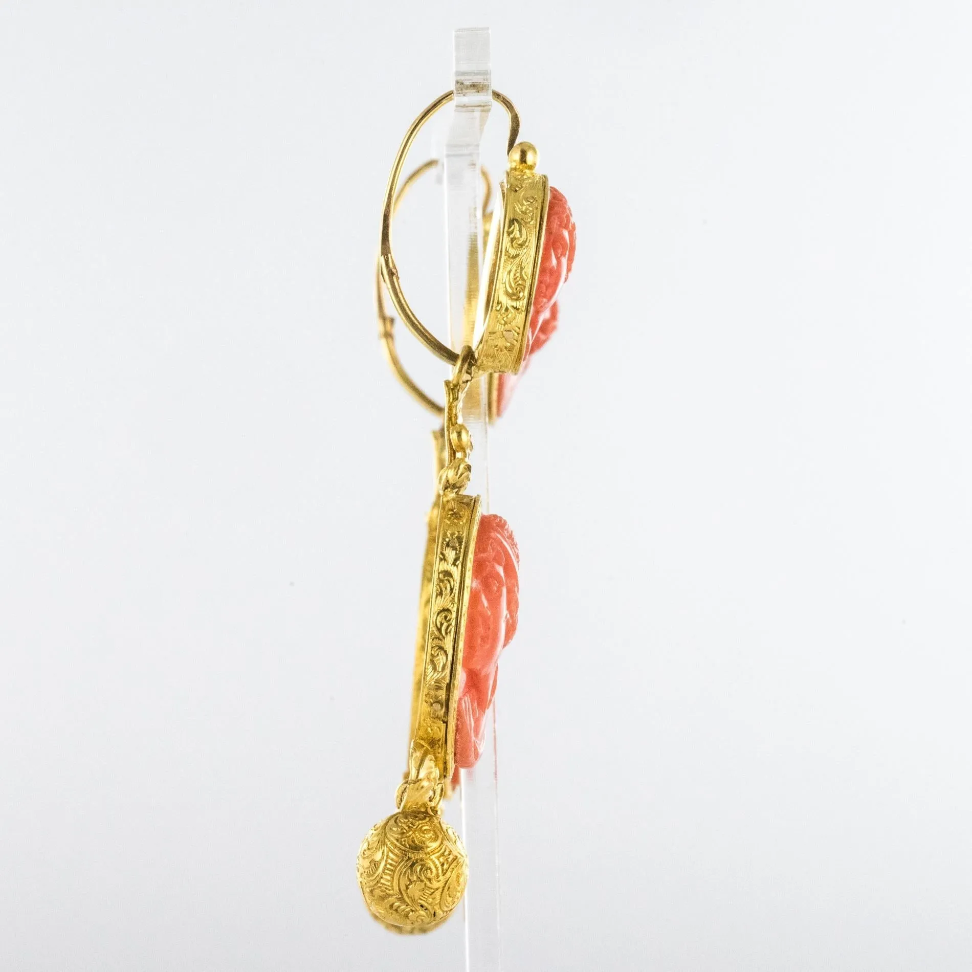 1830s Coral Cameo 18 Karat Yellow Gold Dangle Earrings