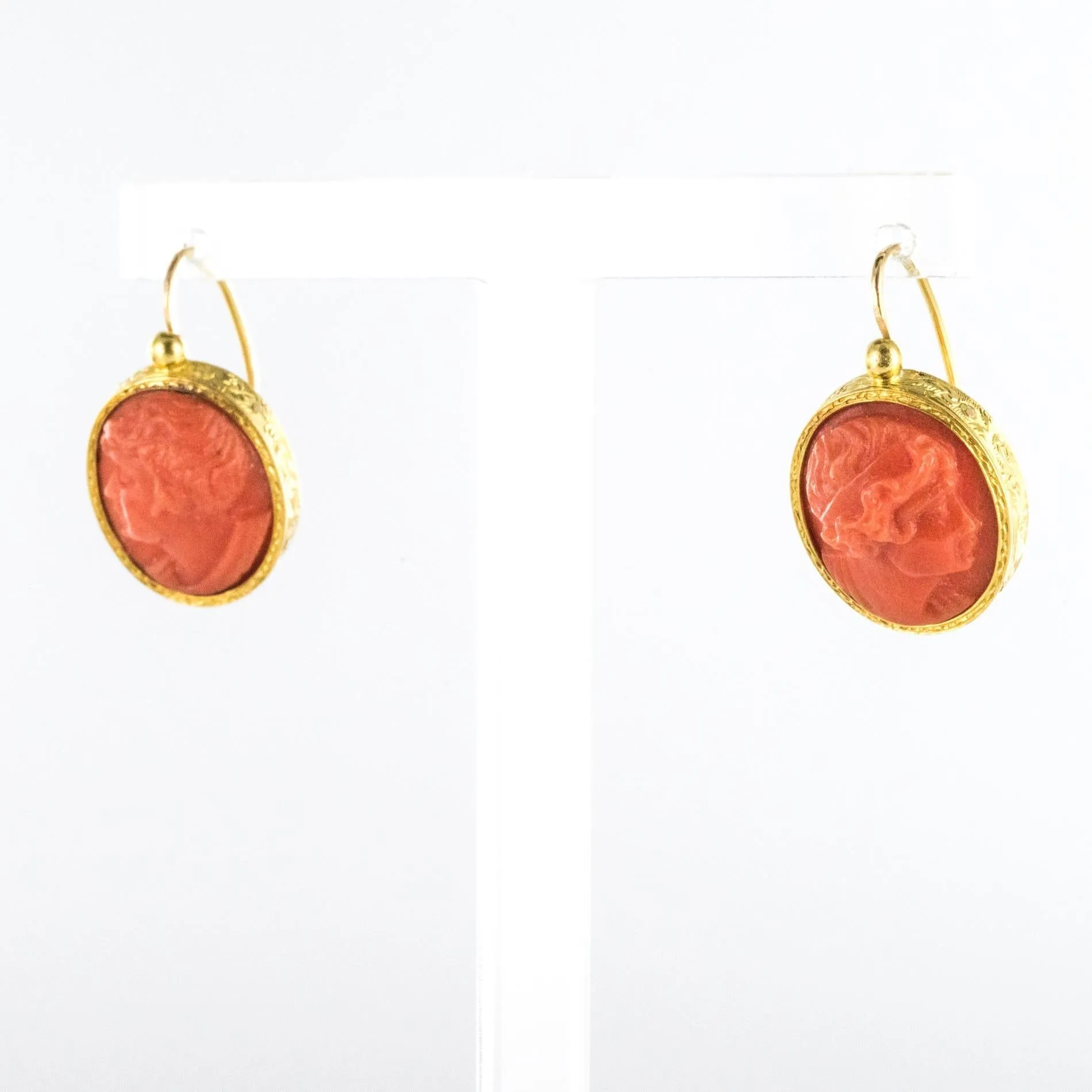 1830s Coral Cameo 18 Karat Yellow Gold Dangle Earrings