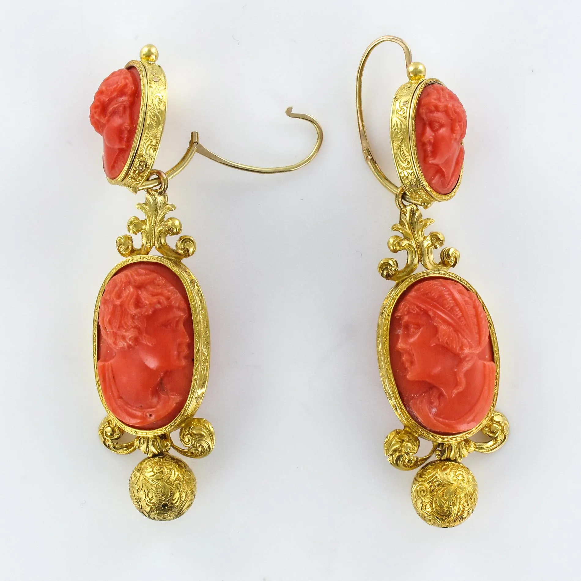 1830s Coral Cameo 18 Karat Yellow Gold Dangle Earrings