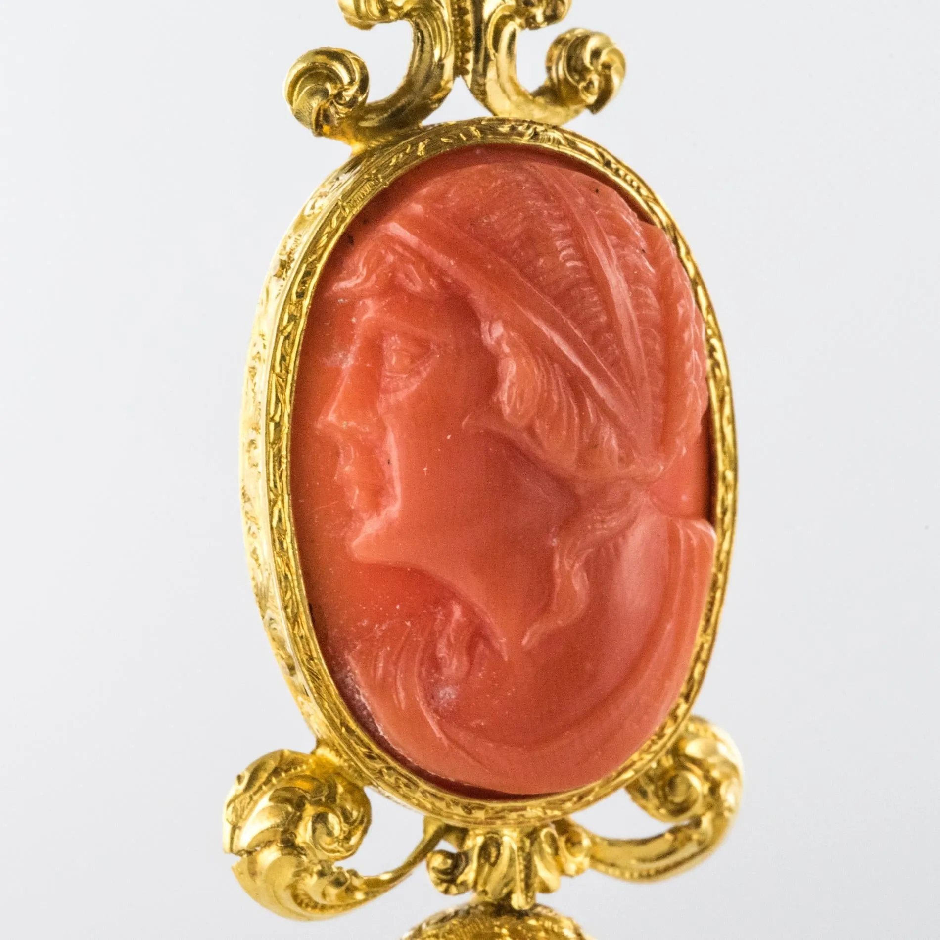 1830s Coral Cameo 18 Karat Yellow Gold Dangle Earrings