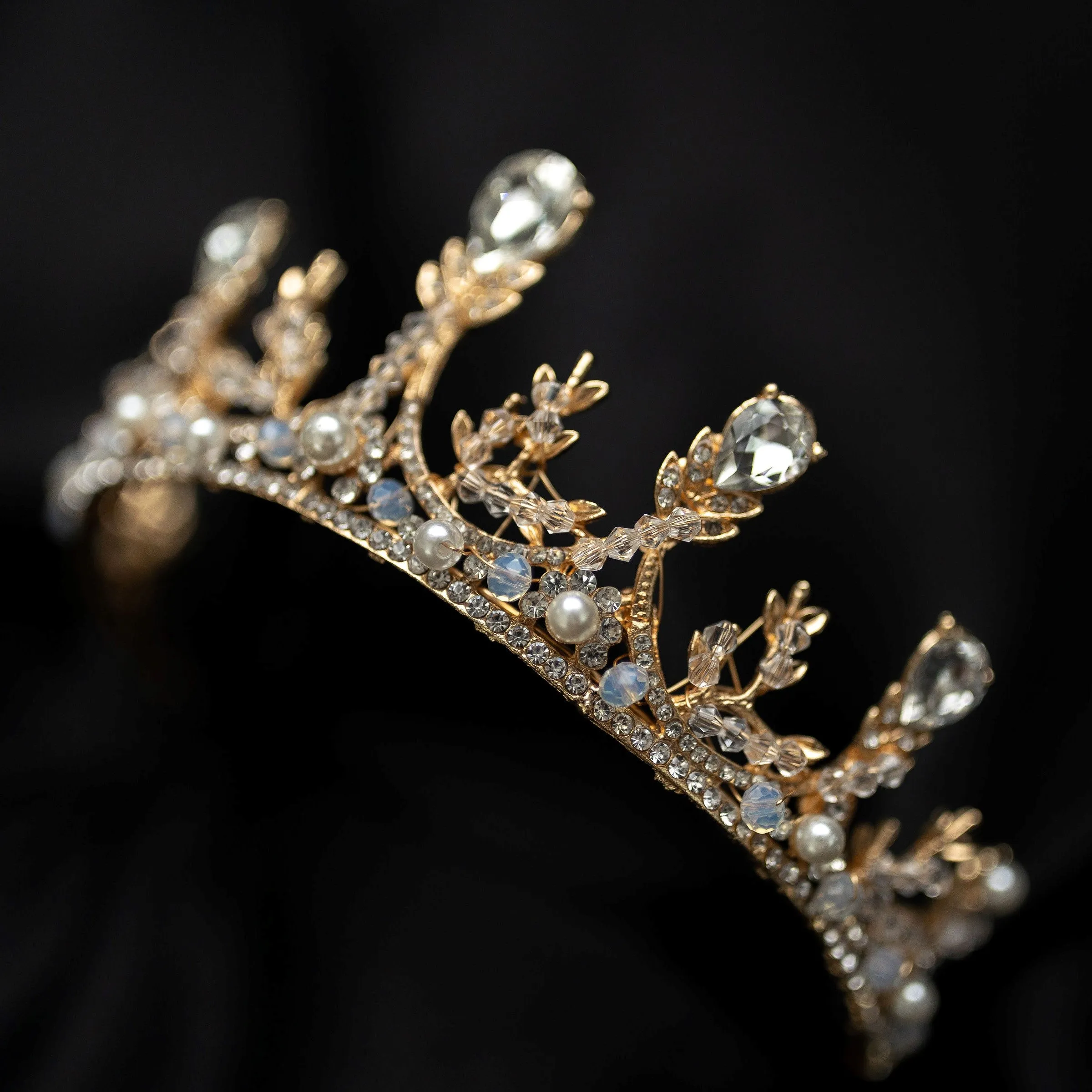 Bianca's Tiara in Gold with Pearl Center