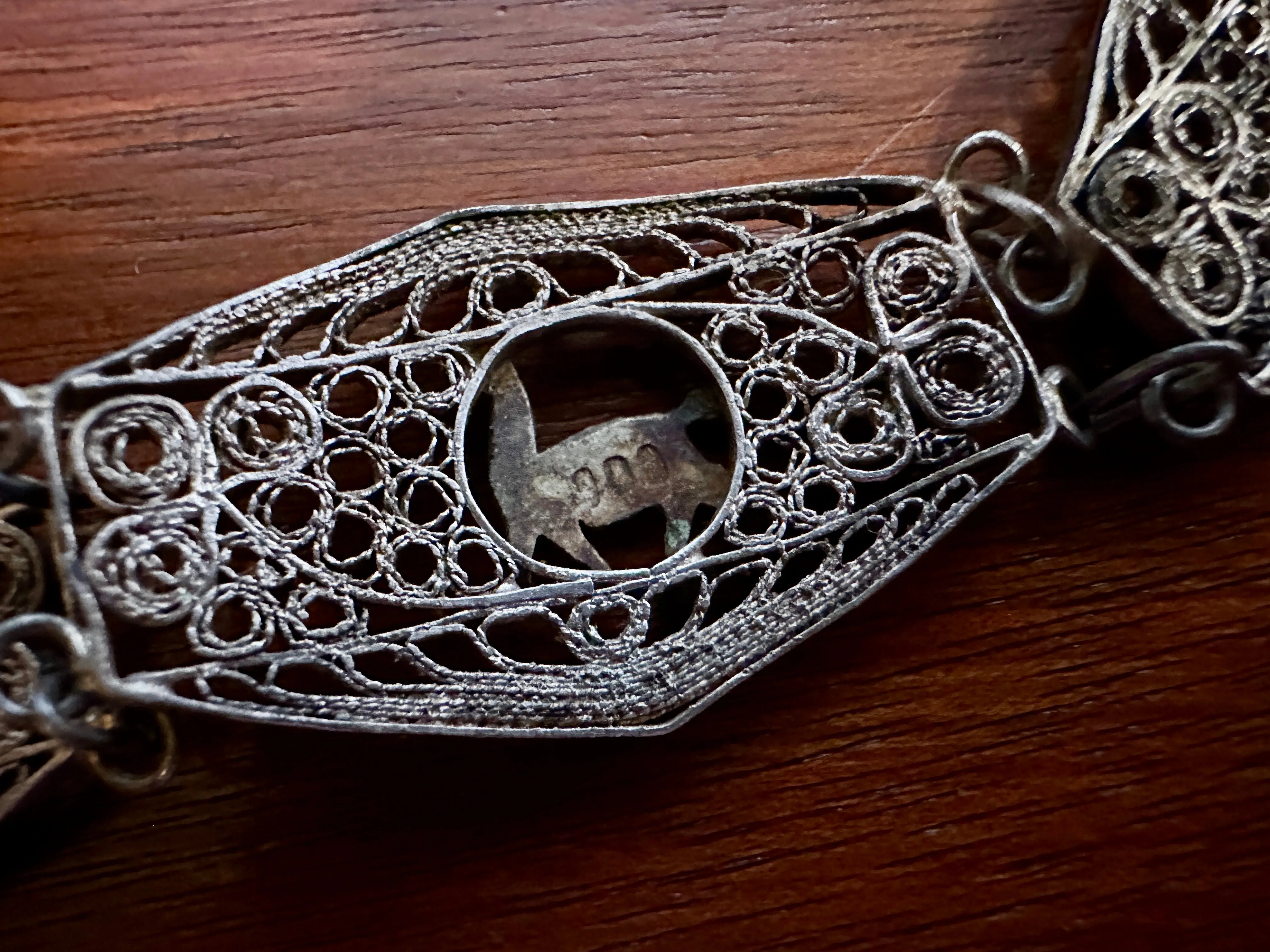 BROKEN 900 Silver Vintage Llama Panel Filigree Bracelet