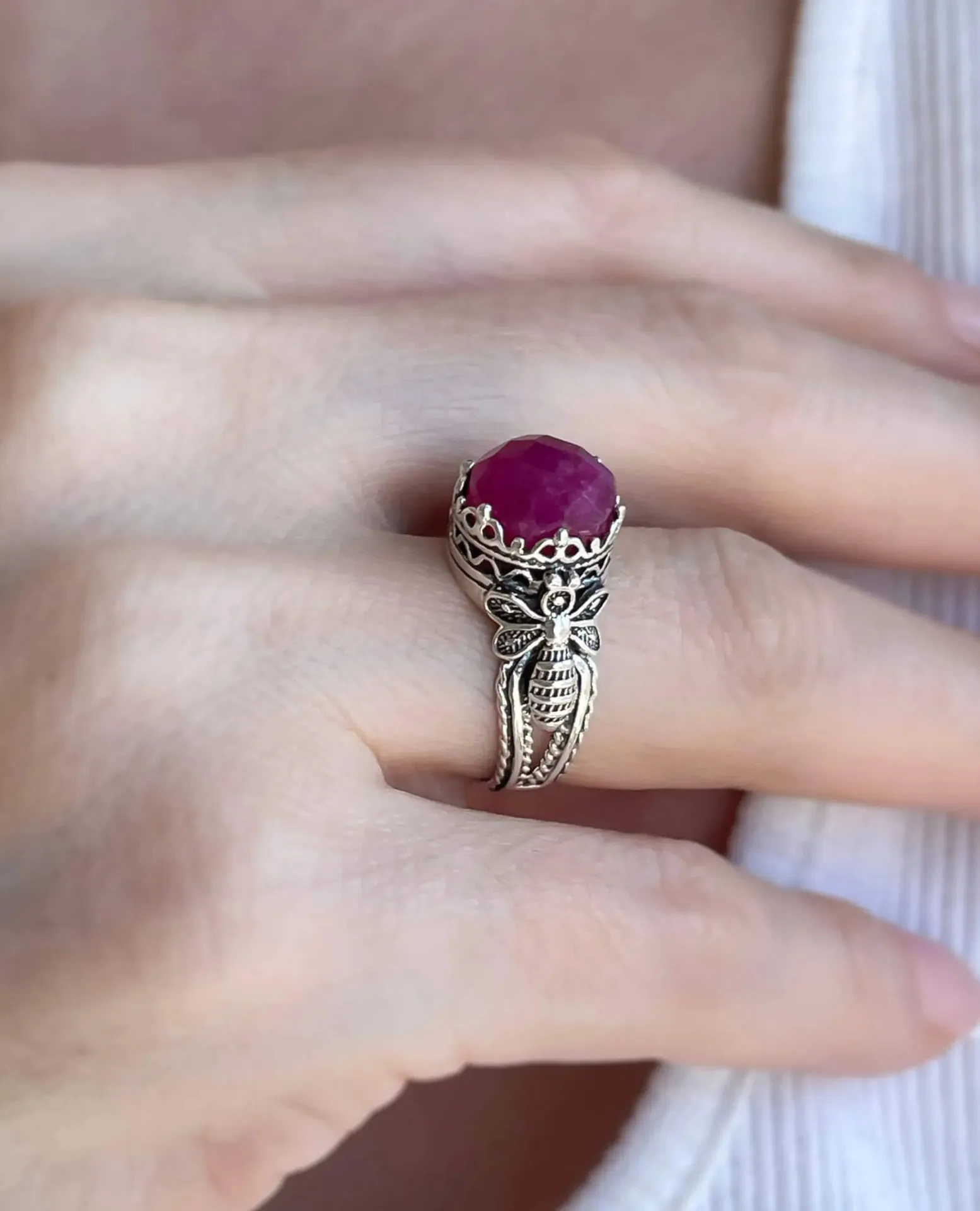 Elegant Ruby Corundum Filigree Art Women's Cocktail Ring - A Gift of Timeless Beauty