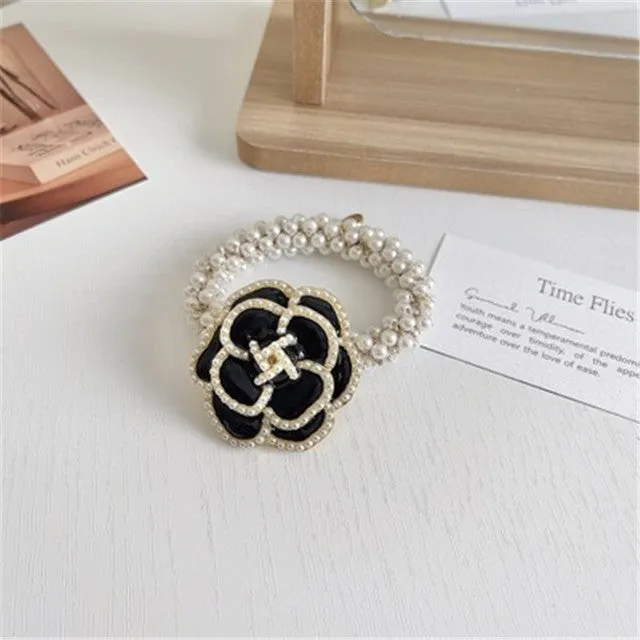 Luxury Black simple love ball head elegant hair rope retro glass crystal peach heart fold large intestine hair ring