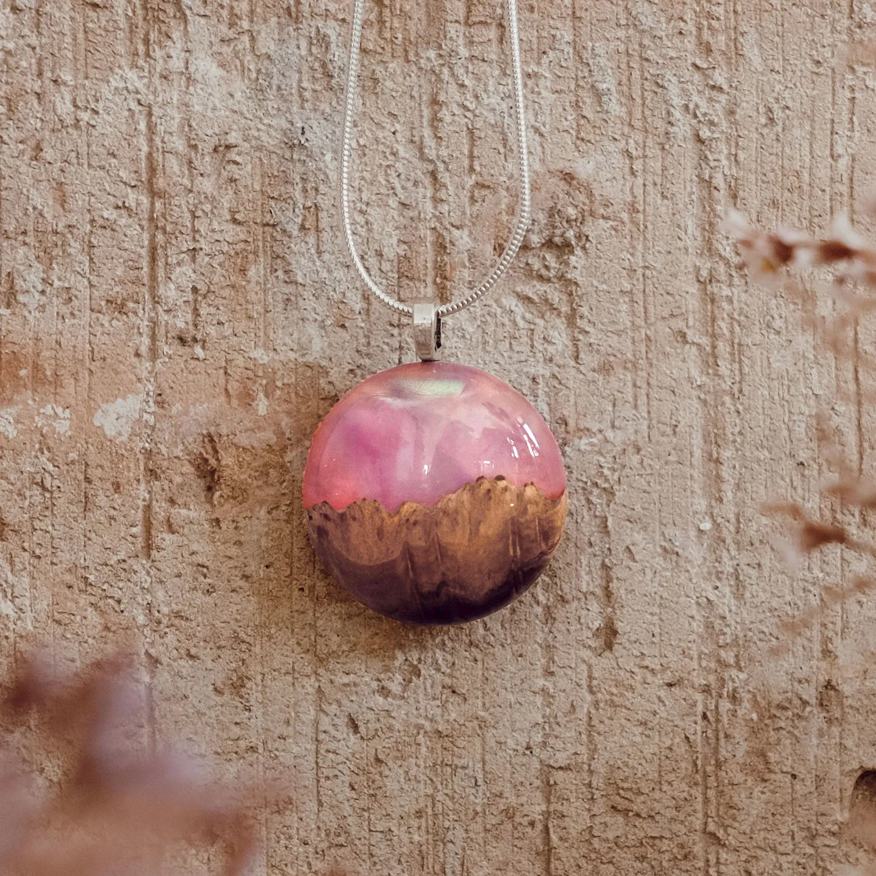 Pink Dream | opal pendant [round]