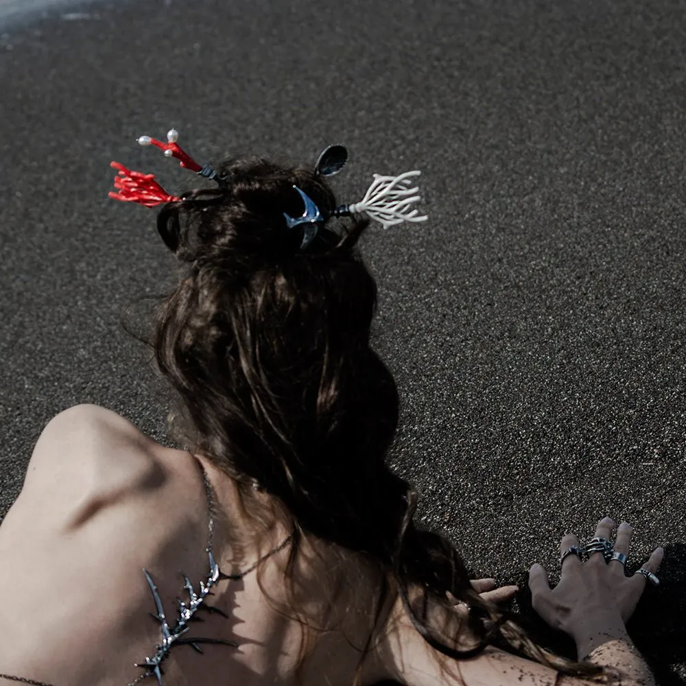 RED CORAL HAIRPIN