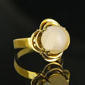 Vintage 14K Gold Cabochon Moonstone Ring