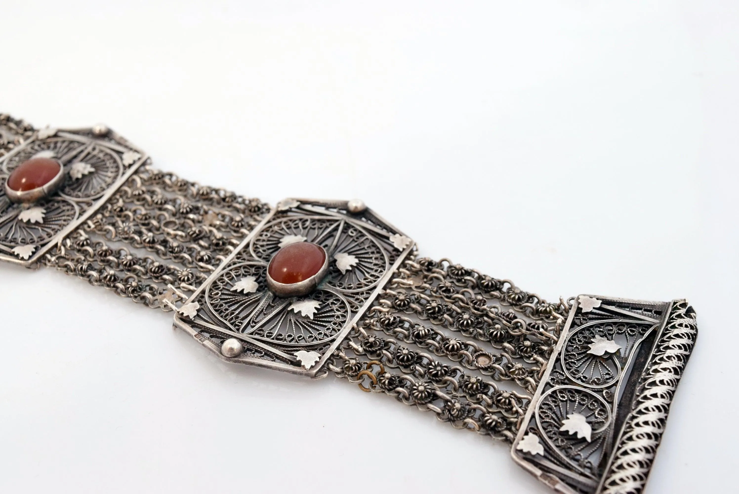 Vintage Egyptian Art Deco Link Bracelet Made of Silver and Carnelian