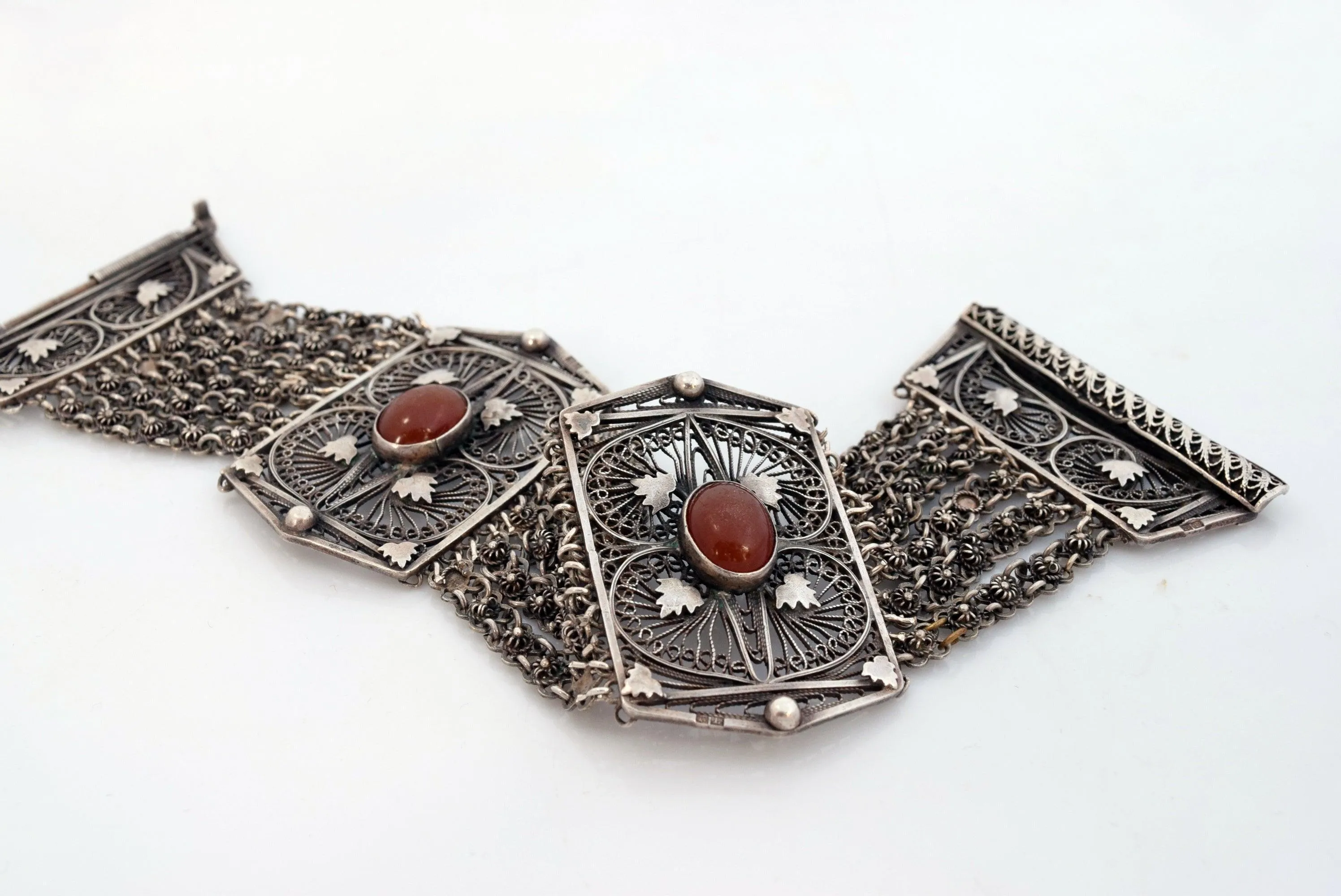 Vintage Egyptian Art Deco Link Bracelet Made of Silver and Carnelian