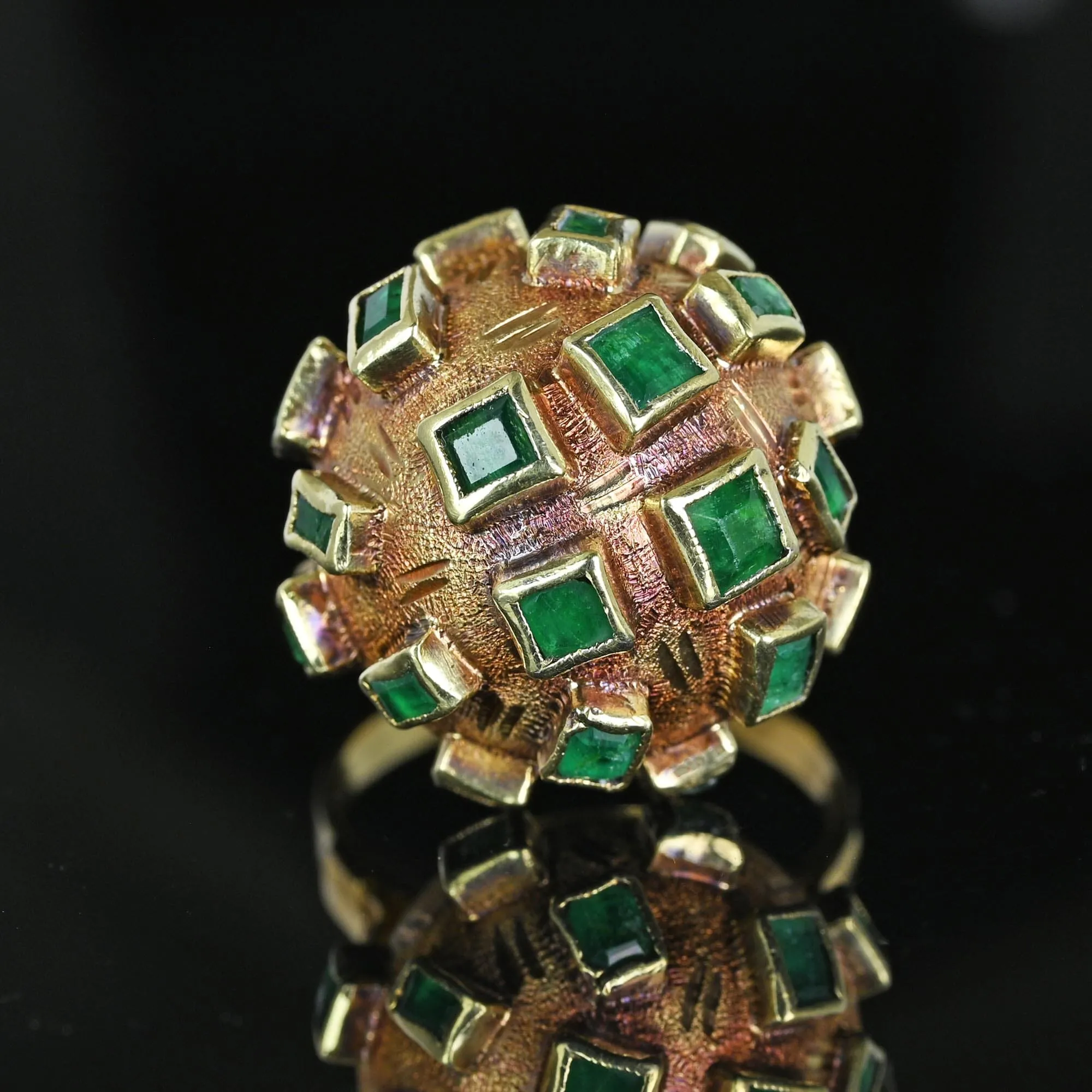 Vintage Mid Century 18K Gold Dome Emerald Sputnik Ring